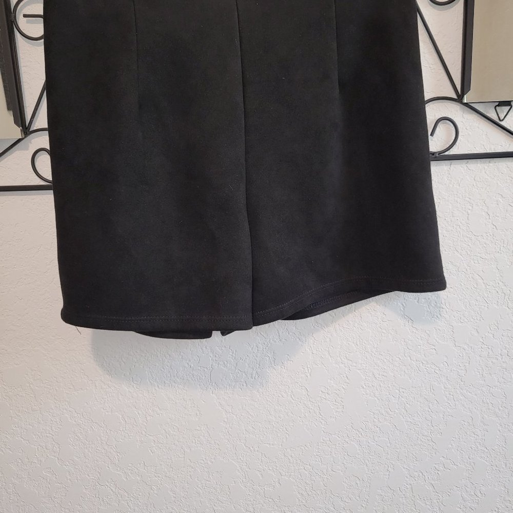 Mini Shorts - Picture 3 of 7